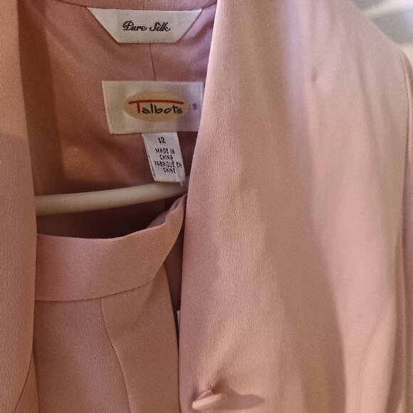 "Pure Silk" Talbots 12 Pink Suit set including top jacket and bottom - Picture 12 of 16